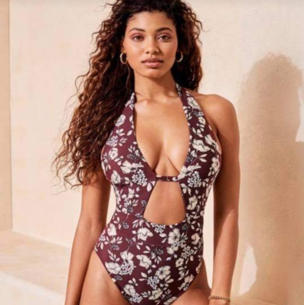 💥Host Pick💥 Adore Me Brinlee Contour One-Piece